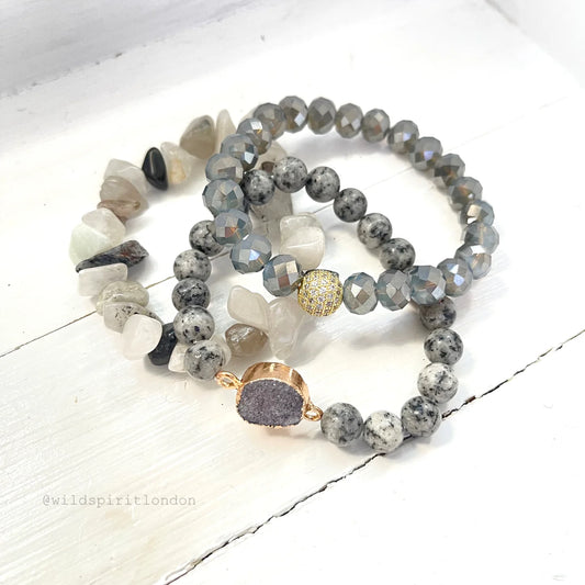 Set of 3 natural stone bracelets made with grey jasper, agates, faceted glass beads.