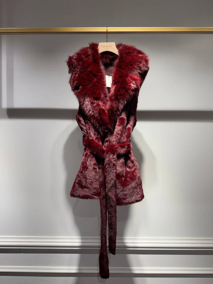 Amelia-Grace Sleeveless faux fur oversized collar Jacket | Burgundy | Chocolate Brown