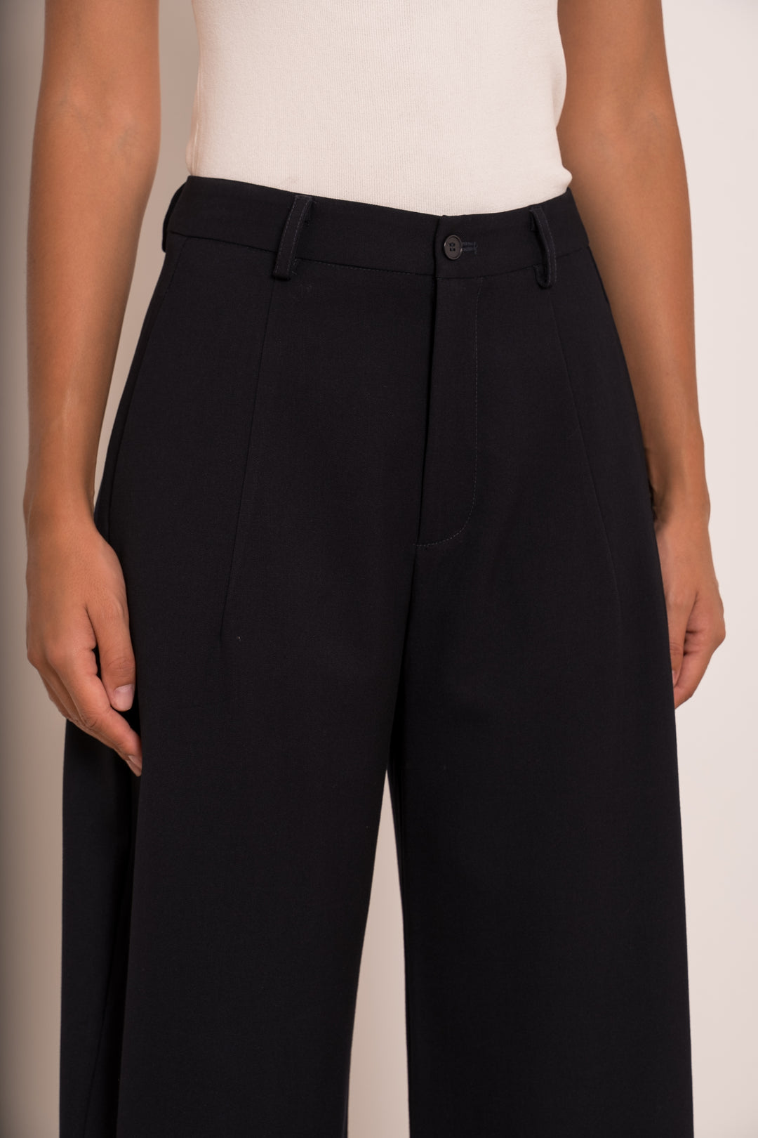 The Carmen Tailored Barrel Leg Trousers in Navy Blue - Plum