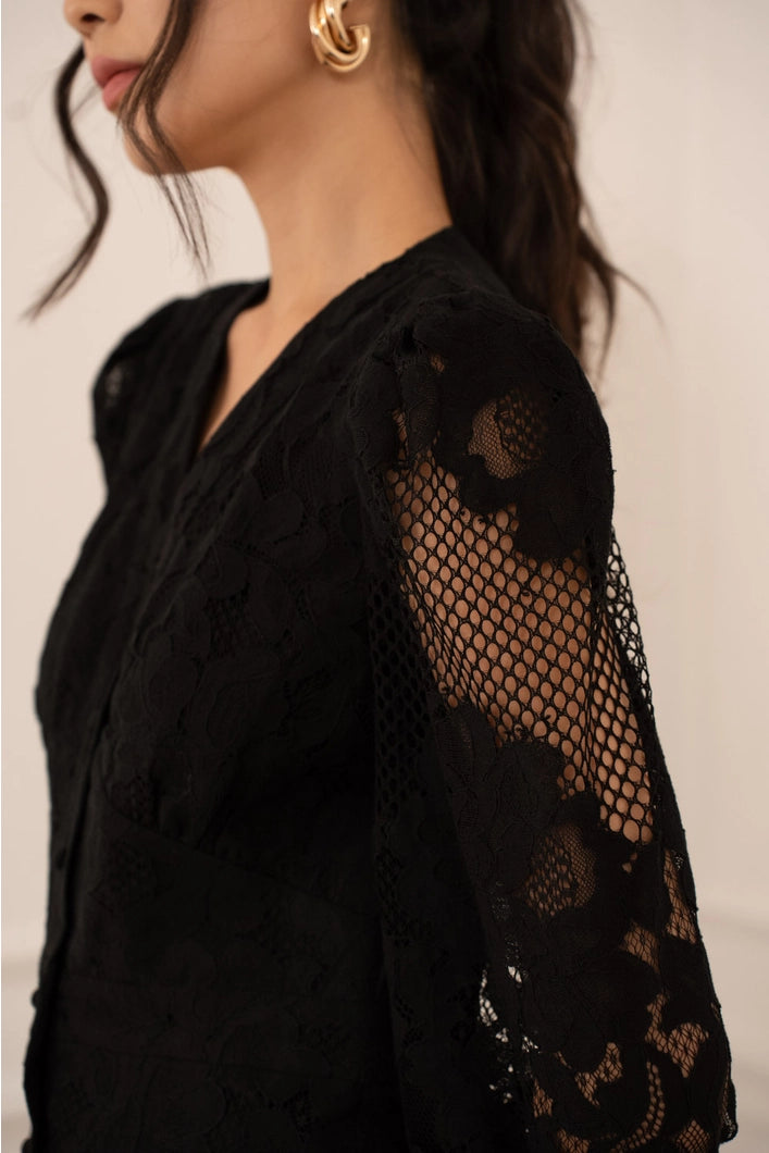 Avril Maxi Lace dress in Black