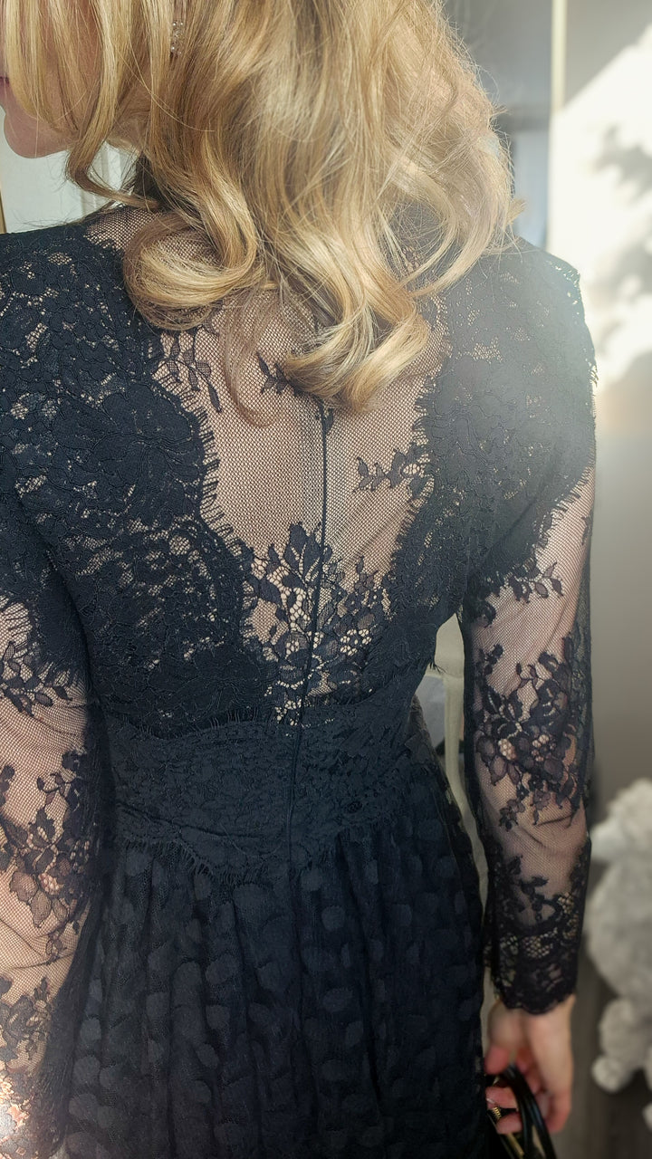 Trinny Sophisticatedes Spitzenkleid – Schwarz