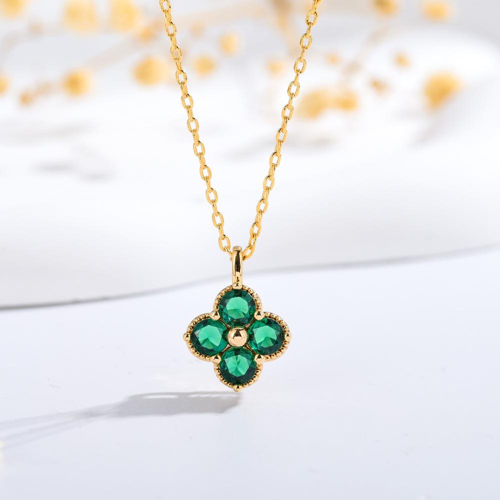 Crystal clover pendant necklace