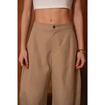 The Sasha Tailored Barrel Leg Trouser in Camel