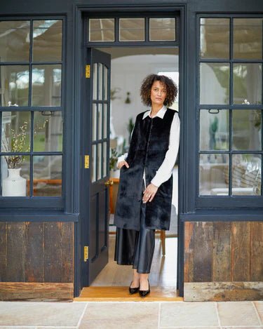 Chalk UK | Beth Gillet | Black - Monica Luz