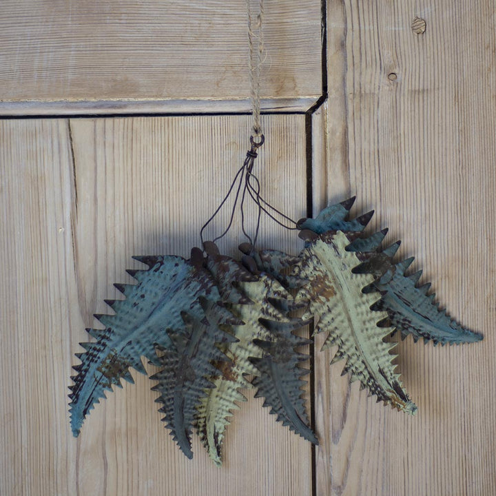 Fern Leaf Bunch in a distressed vintage look