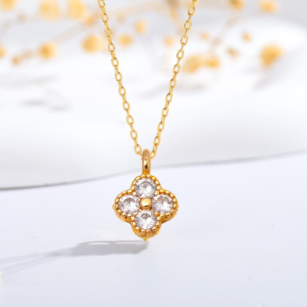 Last True Angel | Crystal clover pendant necklace - Monica Luz